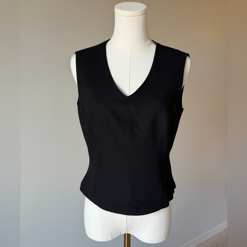 Mondi Elegant Black V-Neck Fully Side Zip Closure Tank Top with Lining- 36(XS/S)